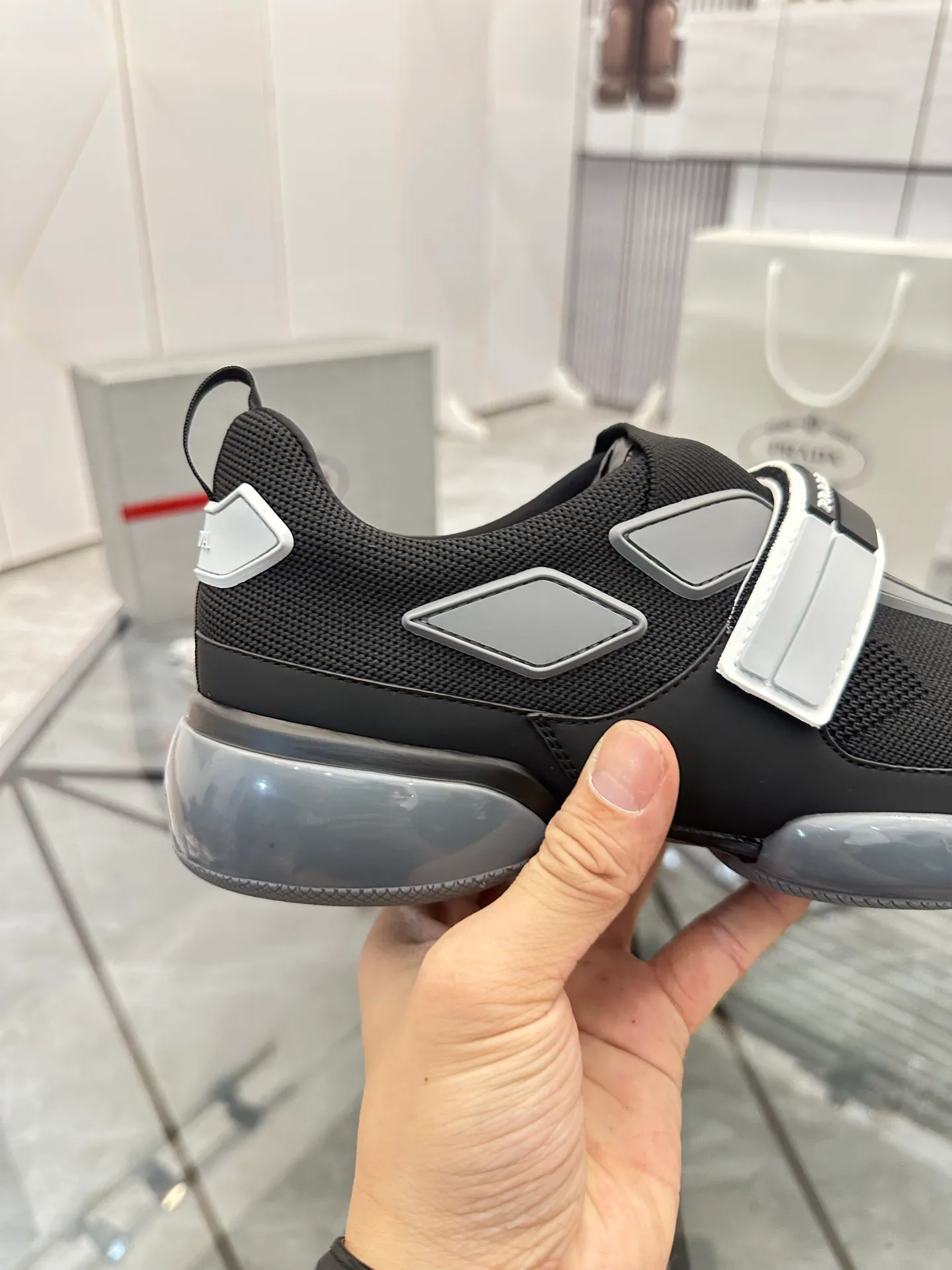 Men's shoes for sale 💰: 💰P500¥ High-end top quality Product trademark: Prada *"Prada*" low-top casual shoes Regular size: 38-45 (can be customized to 46) One size larger Product materials: imported breathable fly weave upper, professional glue-making process, breathable lining, cowhide foot pads, original outsole. No.: 001